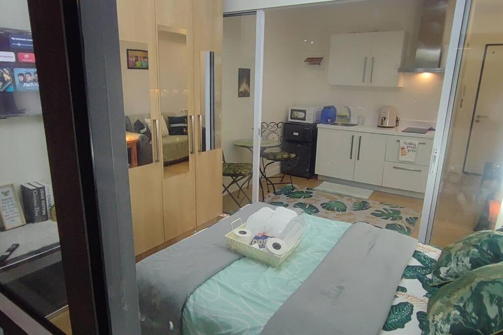 Aveline Suites Elite Rockwell View Acqua Private Residences Near Rockwell Makati Μανίλα Εξωτερικό φωτογραφία