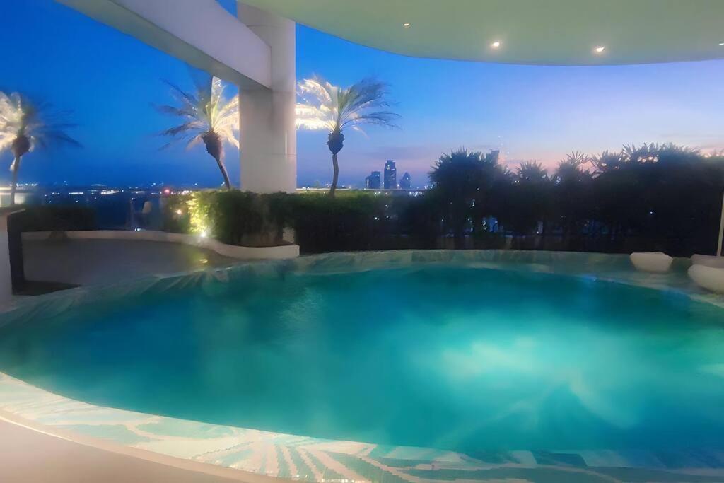 Aveline Suites Elite Rockwell View Acqua Private Residences Near Rockwell Makati Μανίλα Εξωτερικό φωτογραφία