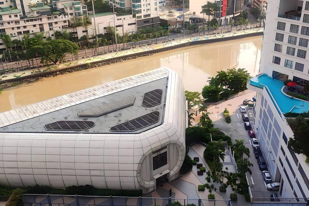 Aveline Suites Elite Rockwell View Acqua Private Residences Near Rockwell Makati Μανίλα Εξωτερικό φωτογραφία